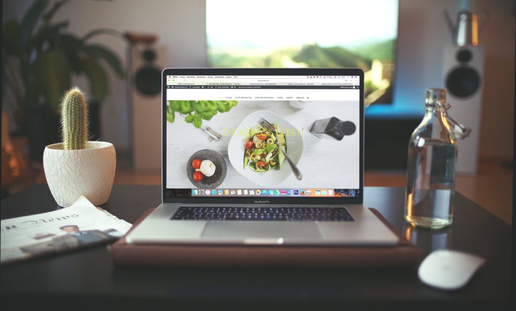 igor miske JVSgcV8 vb4 unsplash 5 Ways Website Design Can Attract Customers