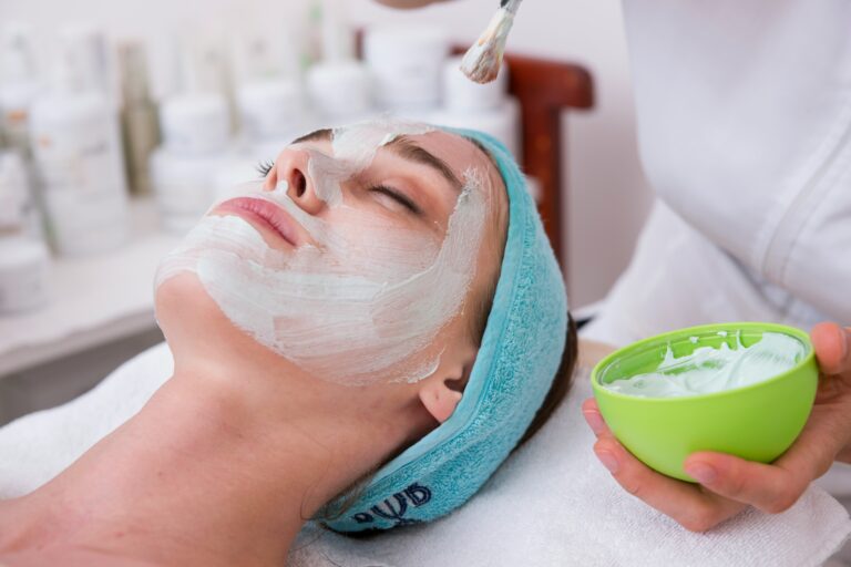 How to Create a Mother&rsquo;s Day Pamper Night at Home